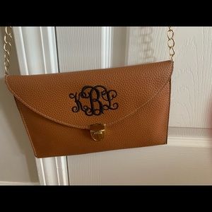 Crossbody purse with gold chain strap